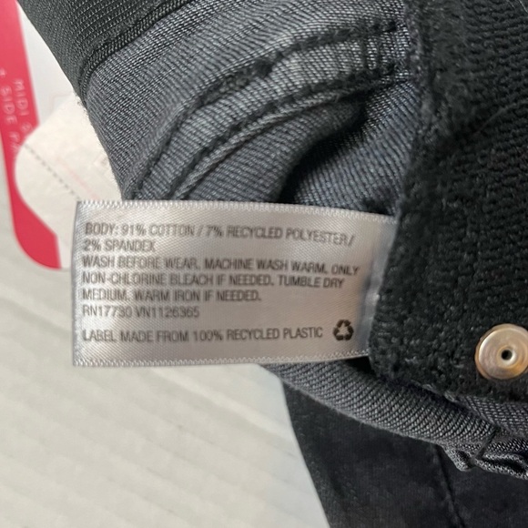 Isabel Maternity Side Inset Panel Black Midi Jean Raw Hem Shorts Size 00/24 New! - Picture 11 of 12